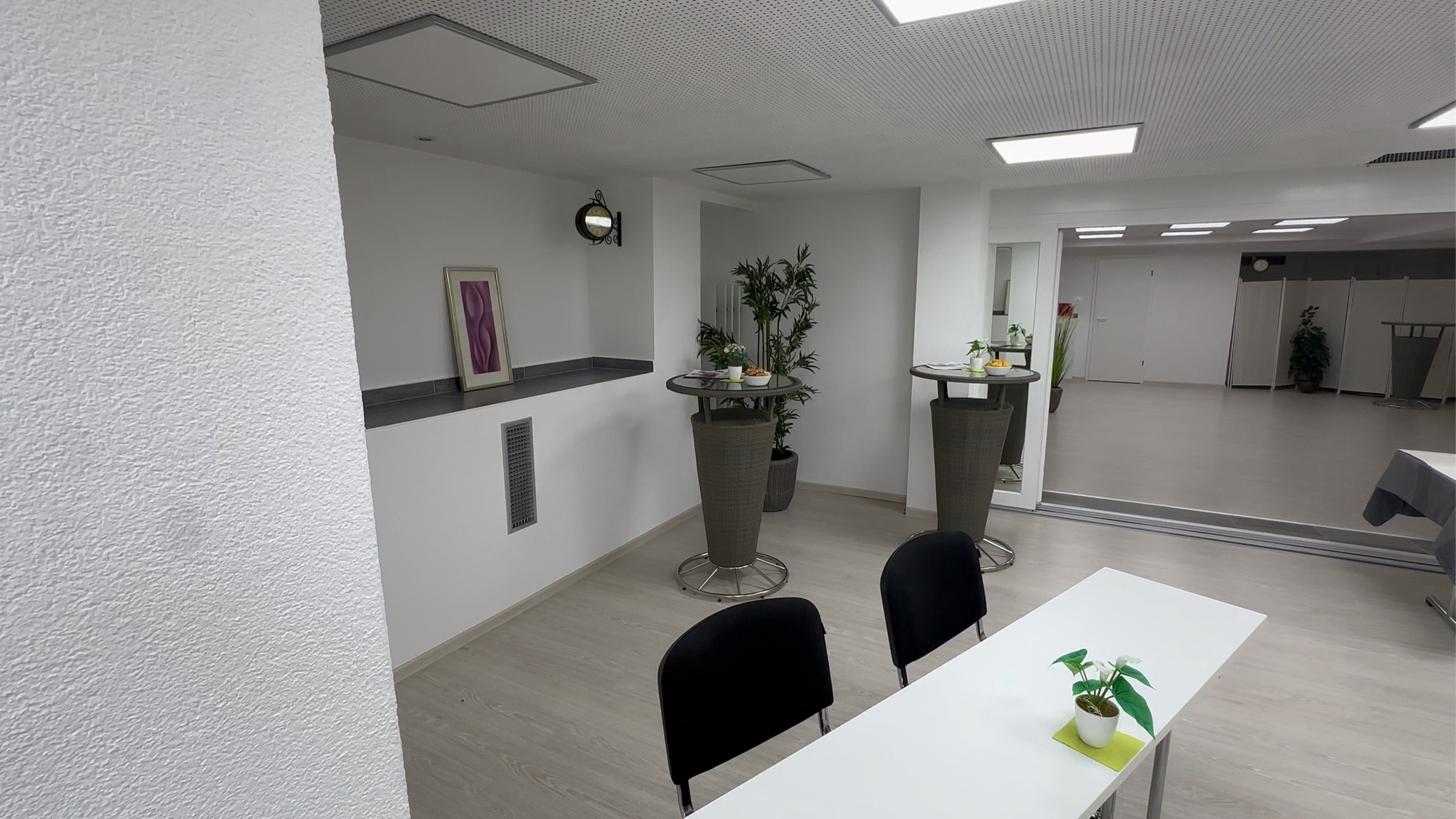 Blick in den zweiten Raum für Gymnastik und Behandlung